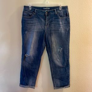 Distressed Denim Capri size 13/14